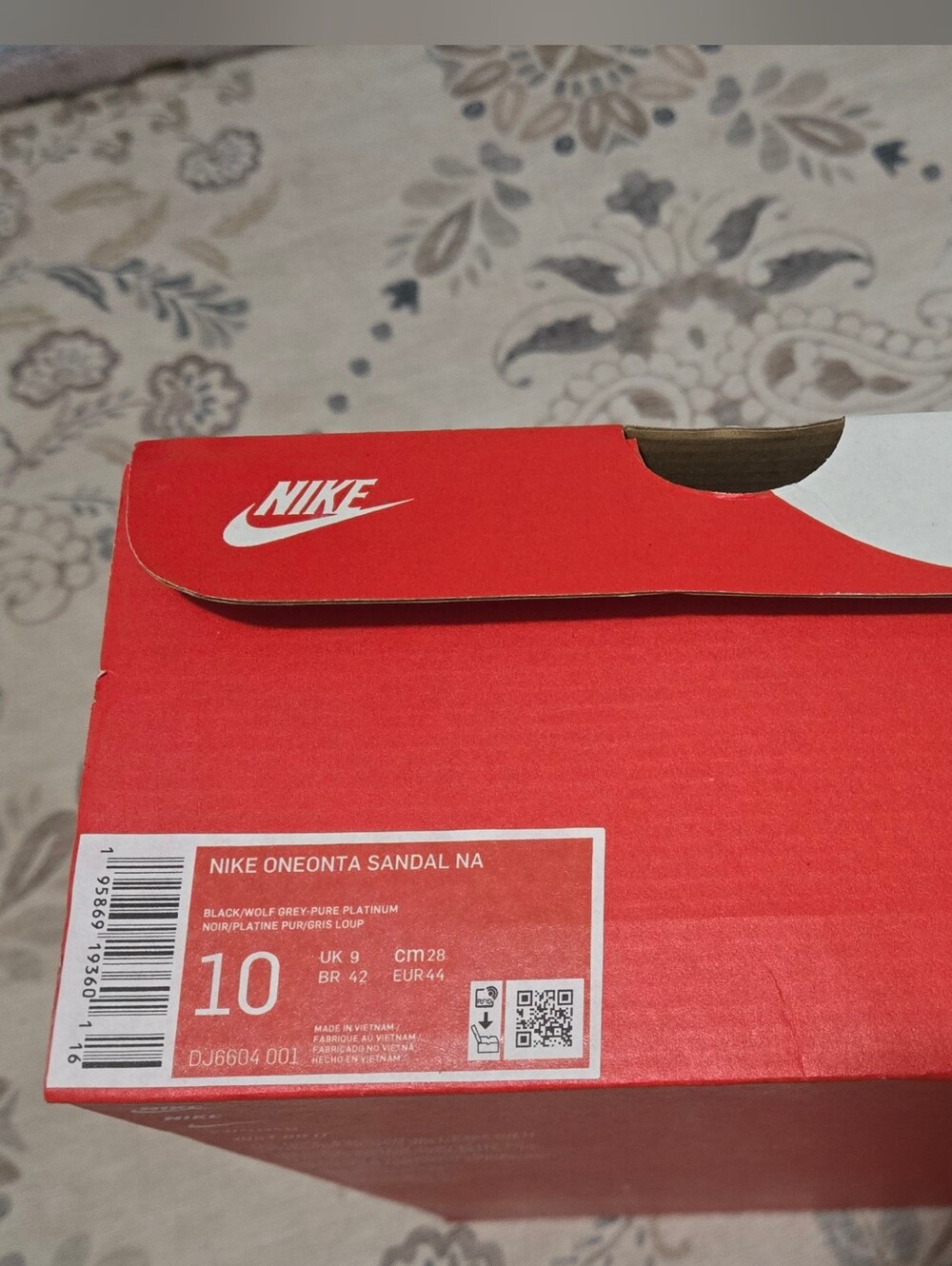 Nike Oneonta Sandal in Black and Wolf Grey Size 10 Men - Picture 2 of 8